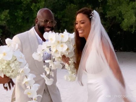 Wanya Morris Lives a Happy Married Life With His Current Wife.